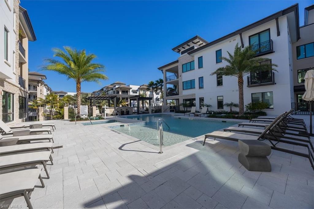 QUATTRO AT NAPLES SQUARE - Residential