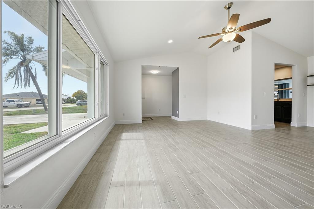 SAN CARLOS PARK - Residential