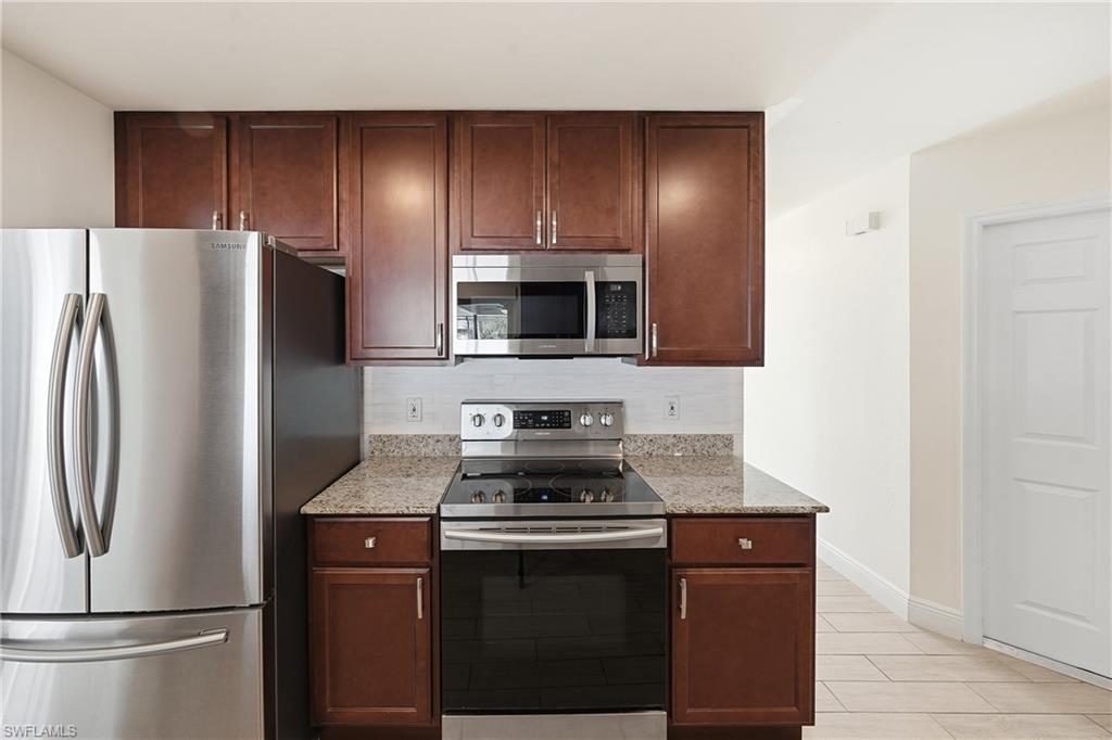 SAN CARLOS PARK - Residential