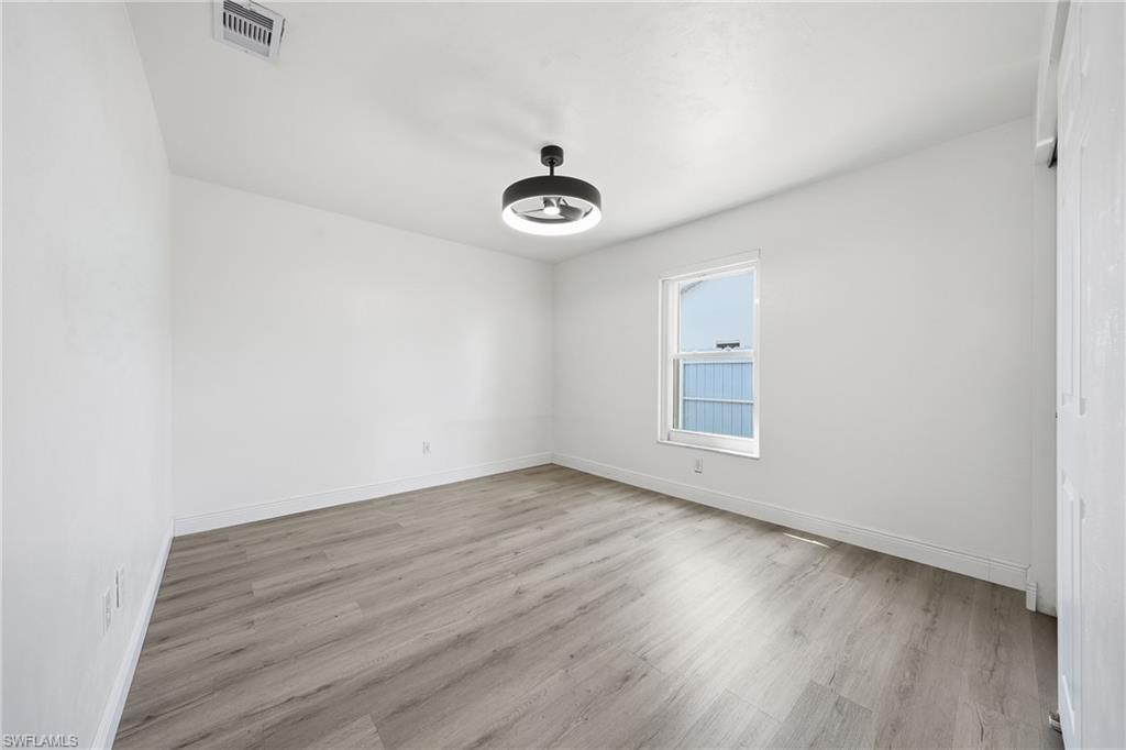 SAN CARLOS PARK - Residential