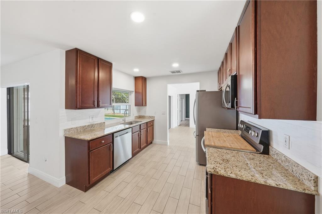 SAN CARLOS PARK - Residential