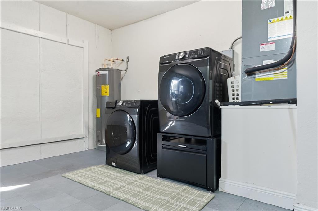 SAN CARLOS PARK - Residential