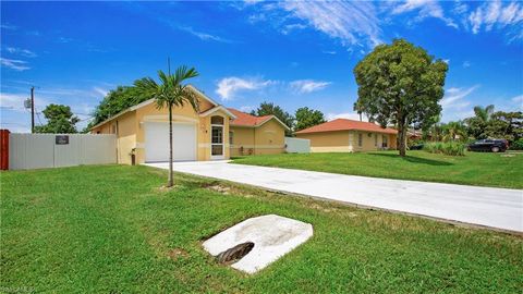 A home in NAPLES