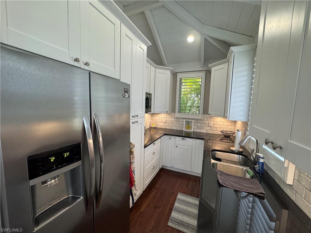 RIVERBEND MOTORCOACH RESORT - Land