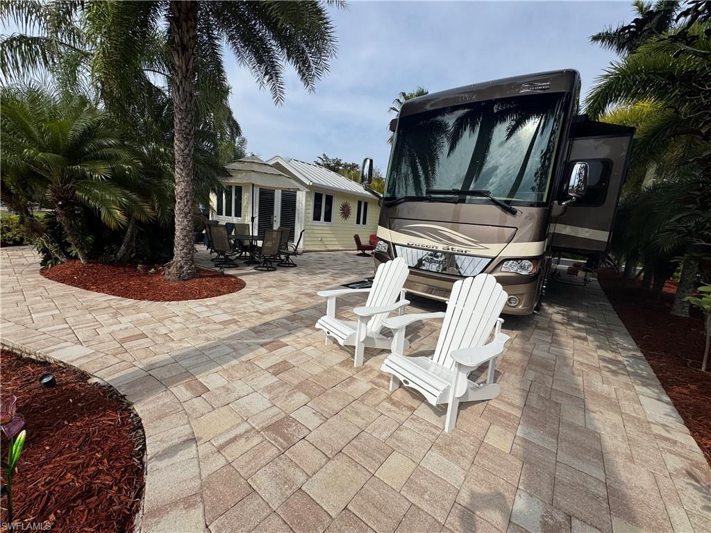 RIVERBEND MOTORCOACH RESORT - Land