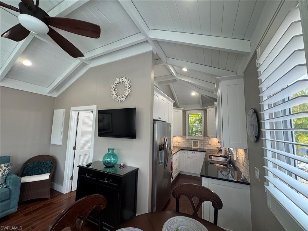 RIVERBEND MOTORCOACH RESORT - Land