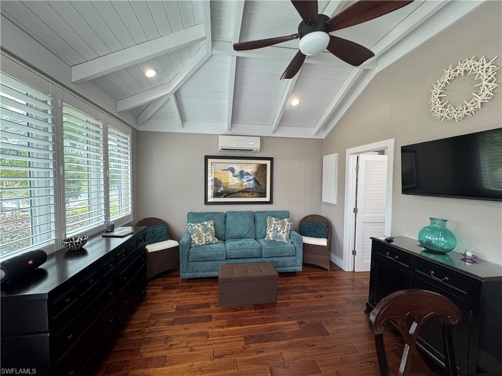 RIVERBEND MOTORCOACH RESORT - Land