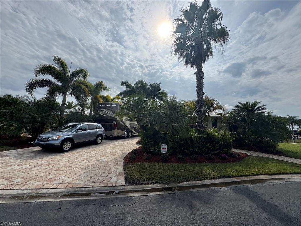 RIVERBEND MOTORCOACH RESORT - Land