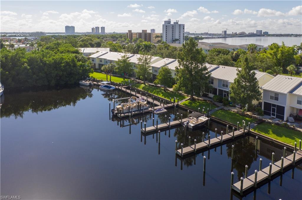 SHIPYARD VILLAS - Residential