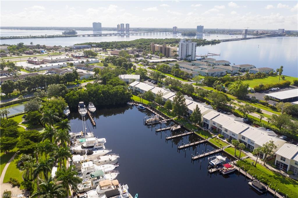 SHIPYARD VILLAS - Residential