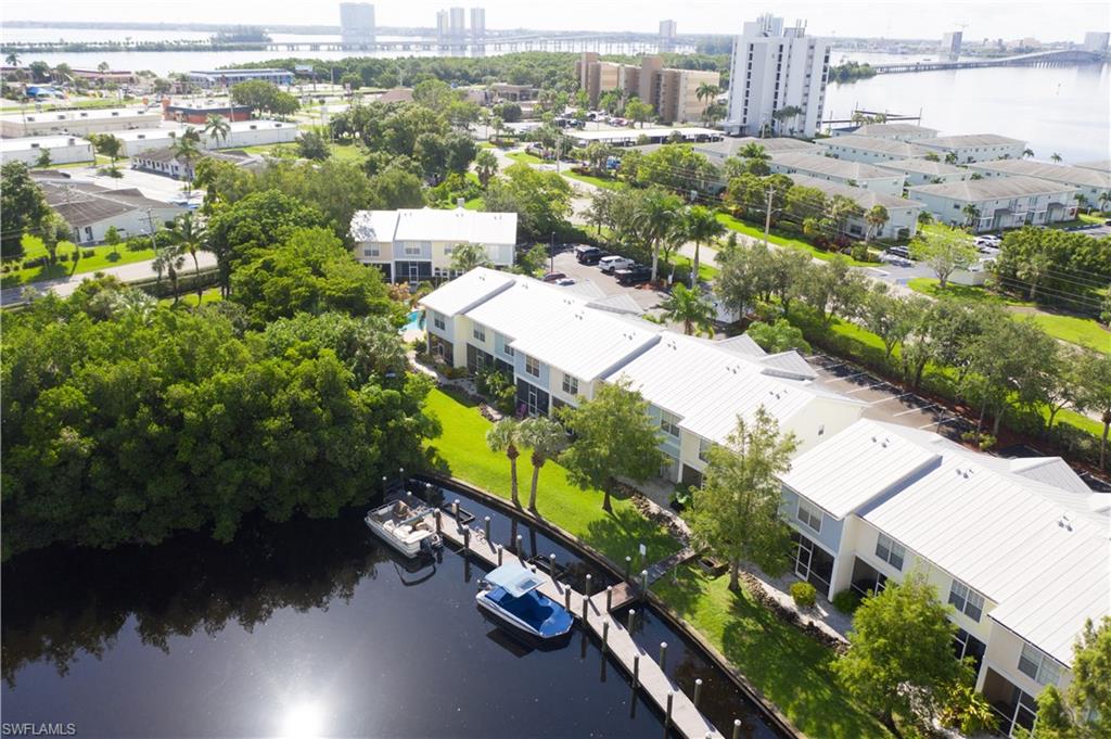 SHIPYARD VILLAS - Residential