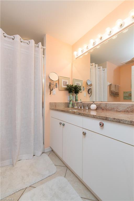 SHIPYARD VILLAS - Residential