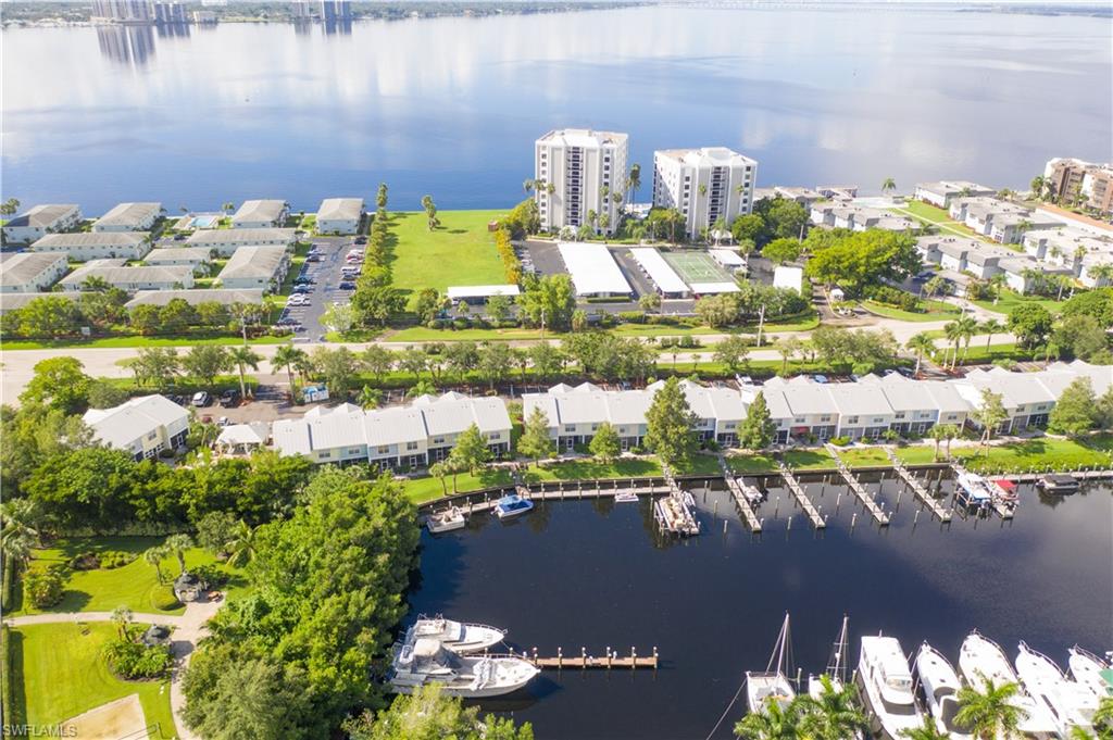 SHIPYARD VILLAS - Residential