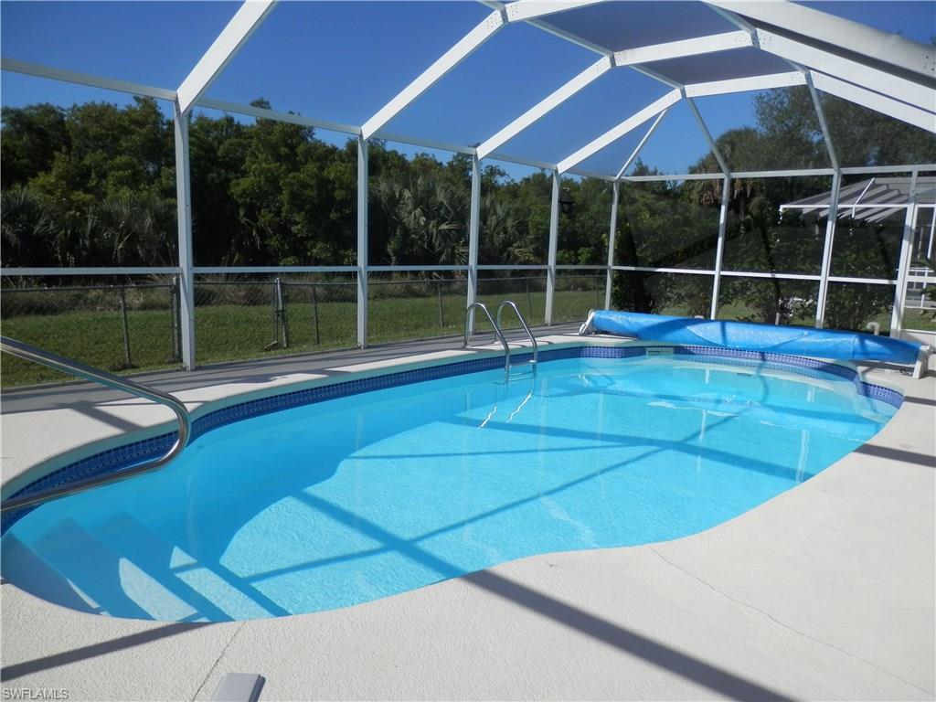 VARSITY LAKES - Residential