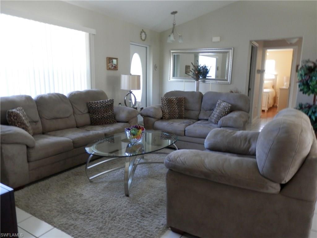 VARSITY LAKES - Residential