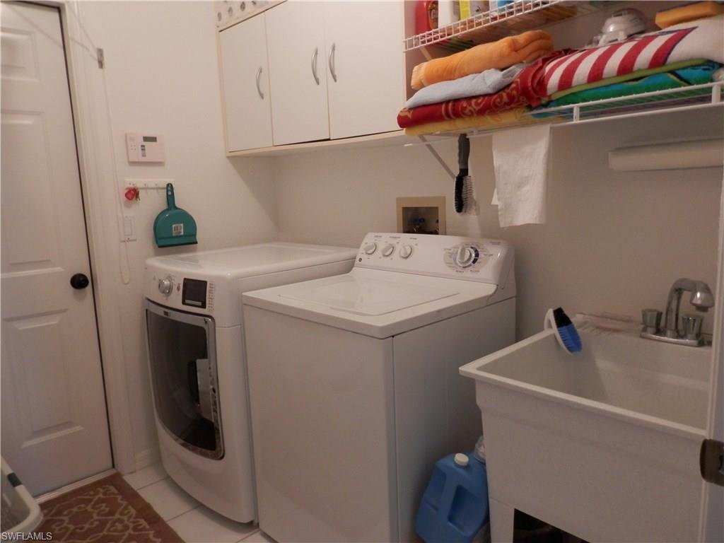 VARSITY LAKES - Residential