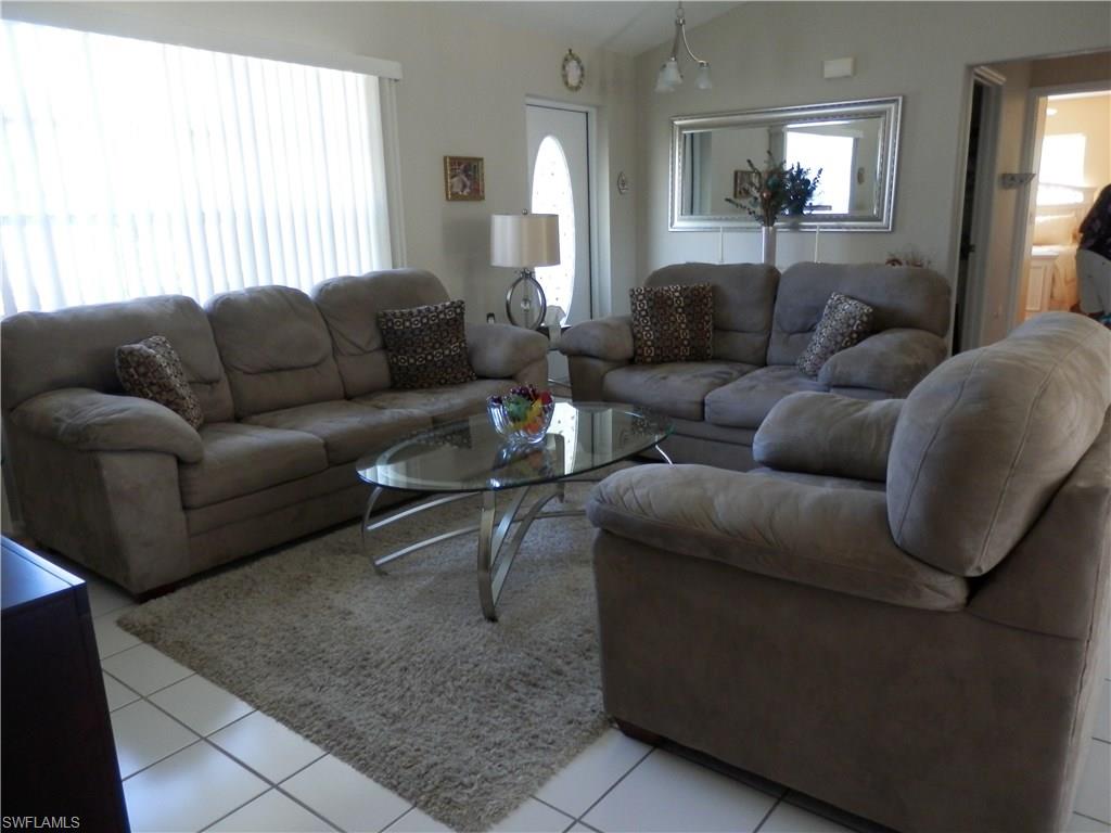 VARSITY LAKES - Residential