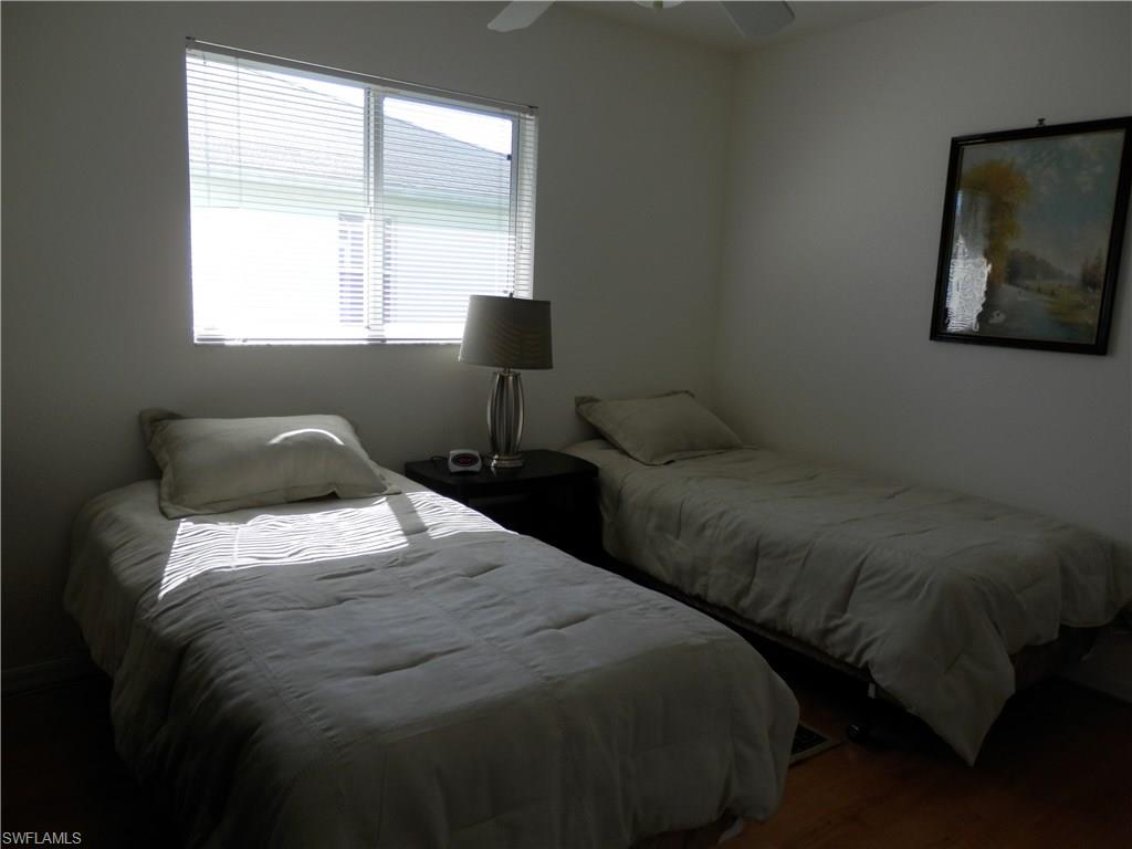 VARSITY LAKES - Residential