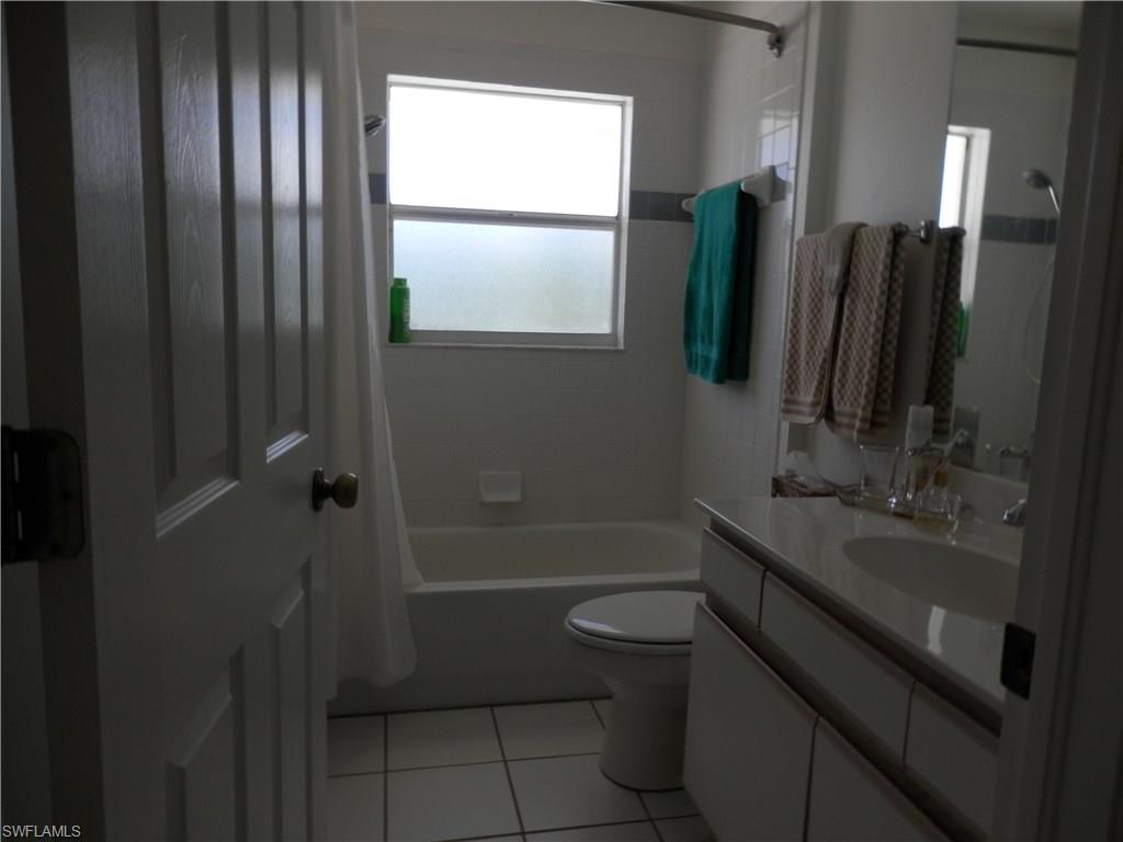 VARSITY LAKES - Residential