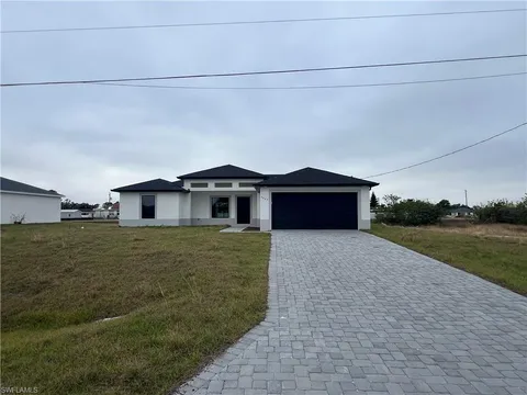 3925 20th St W, Lehigh Acres, FL 33971 - #: 225004688