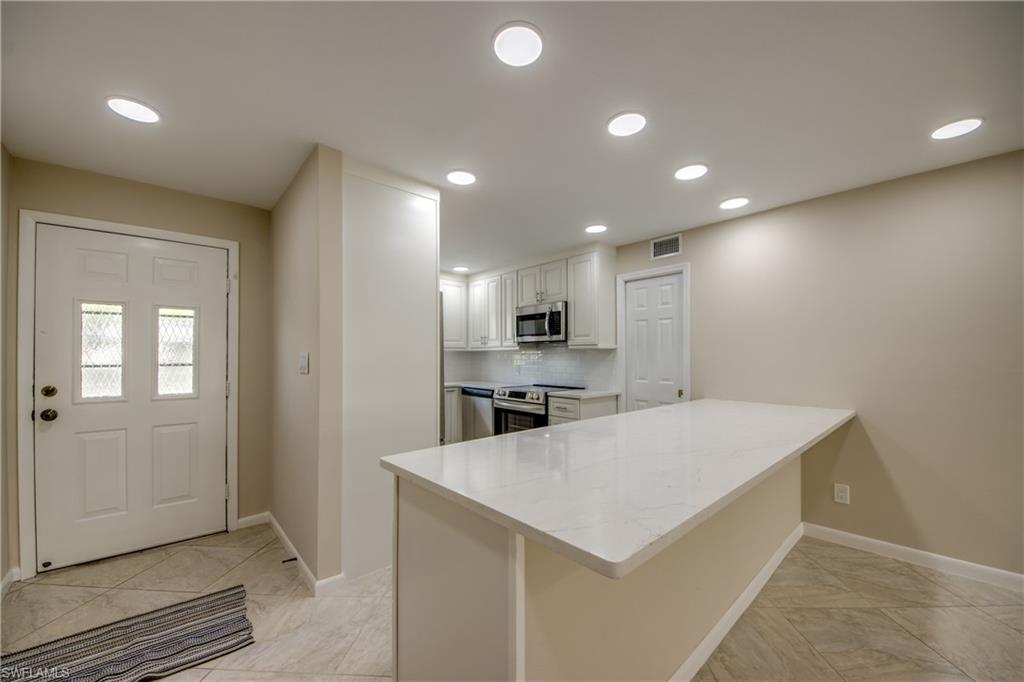 LORD JAMES CONDO - Residential