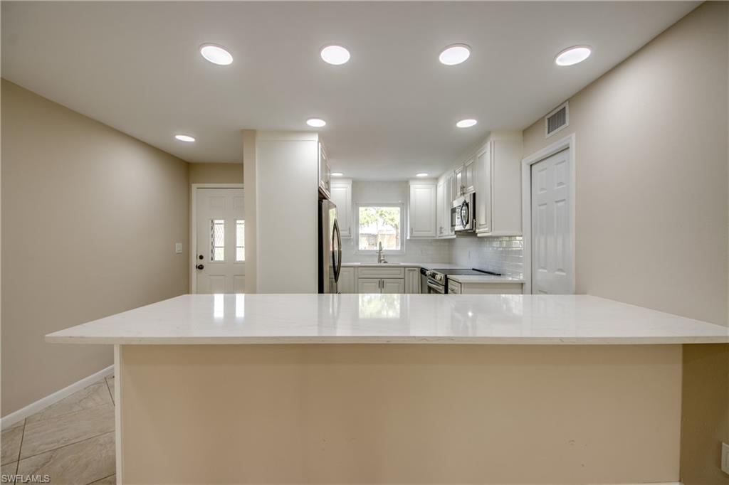 LORD JAMES CONDO - Residential