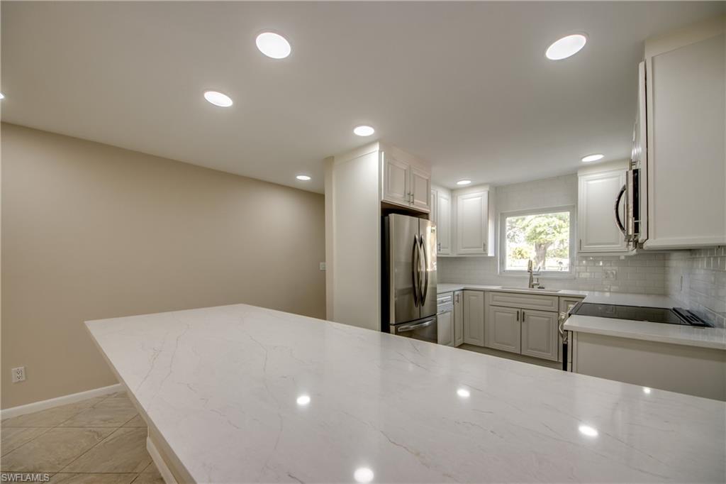 LORD JAMES CONDO - Residential