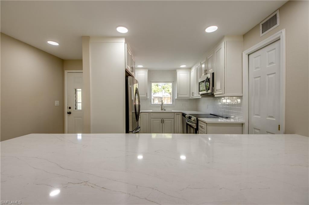 LORD JAMES CONDO - Residential