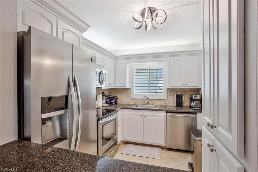 FAIRWAYS AT PAR TWO - Residential Lease