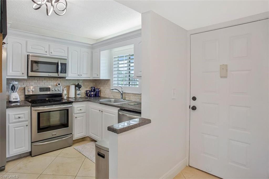 FAIRWAYS AT PAR TWO - Residential Lease