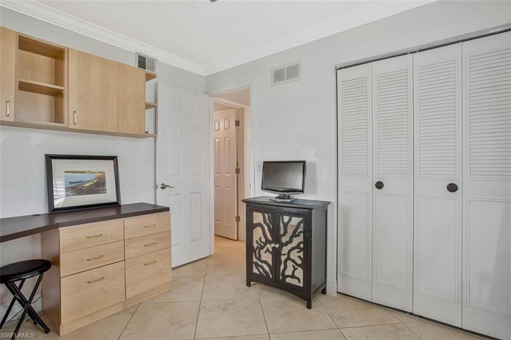 FAIRWAYS AT PAR TWO - Residential Lease