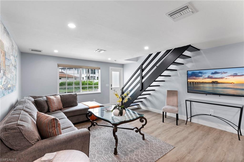 NAPLES PARK - Residential