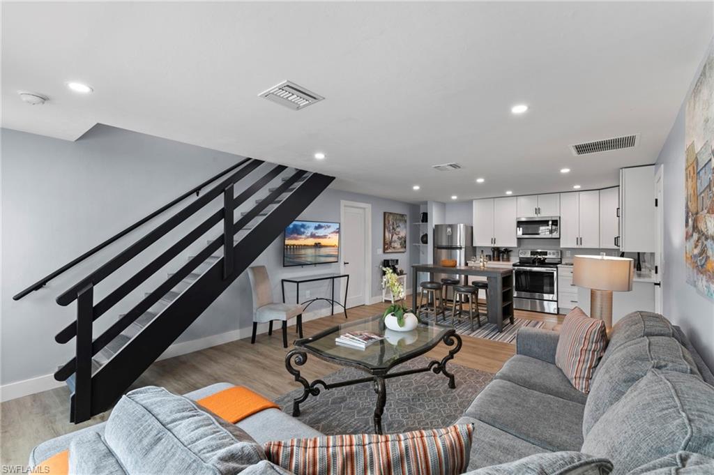 NAPLES PARK - Residential