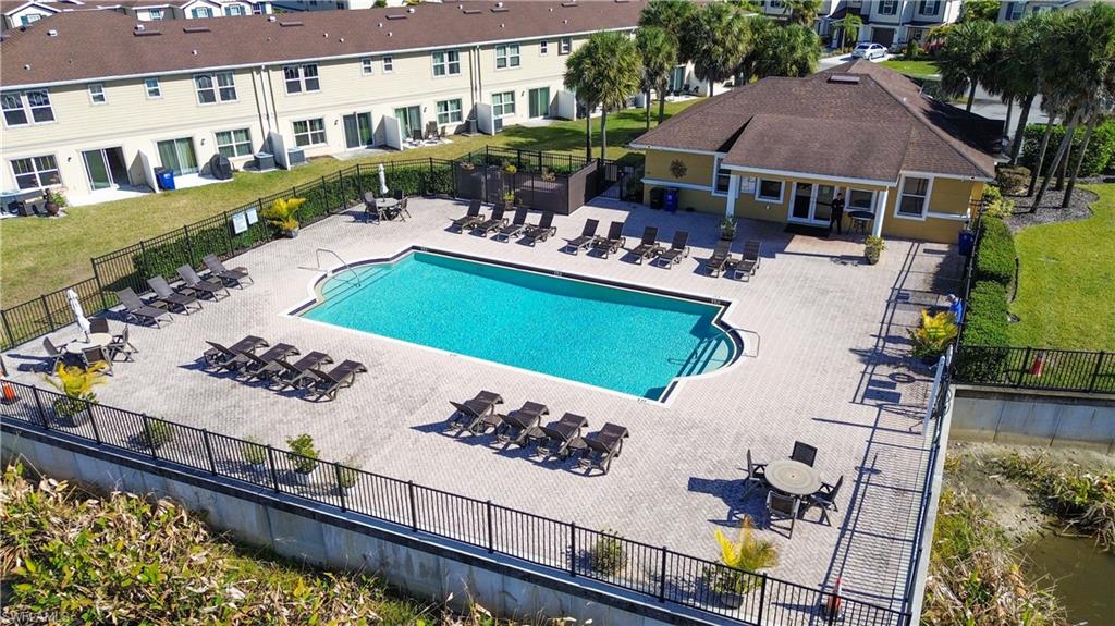 BAYSHORE COMMONS - Residential