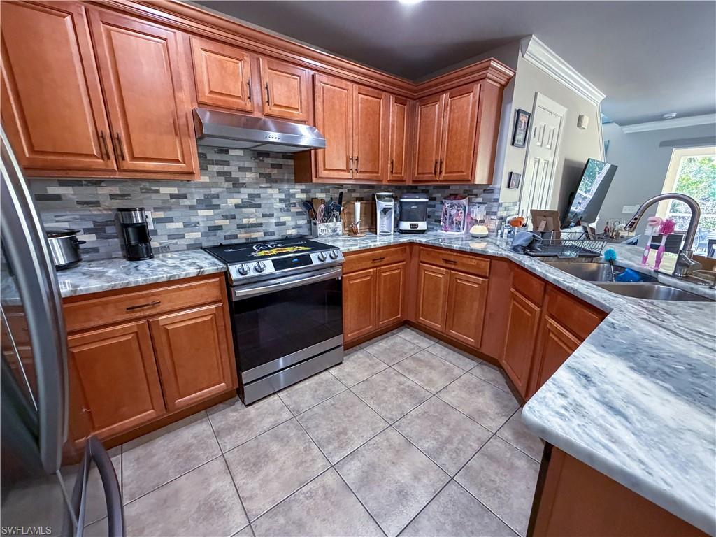 BAYSHORE COMMONS - Residential