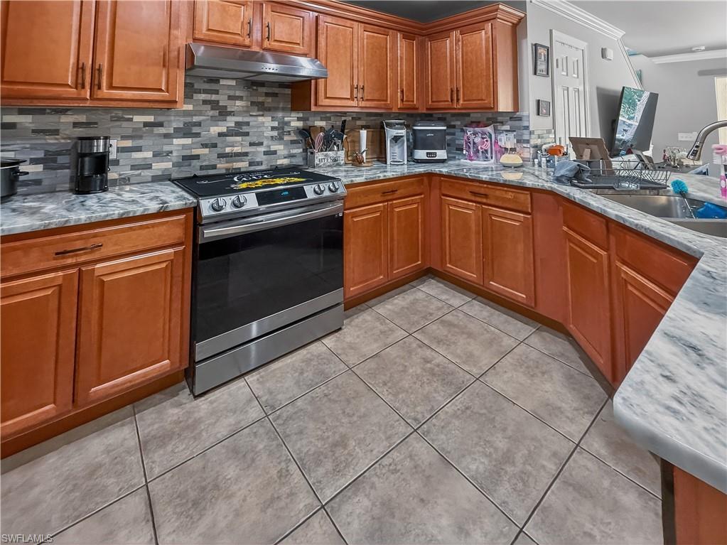 BAYSHORE COMMONS - Residential