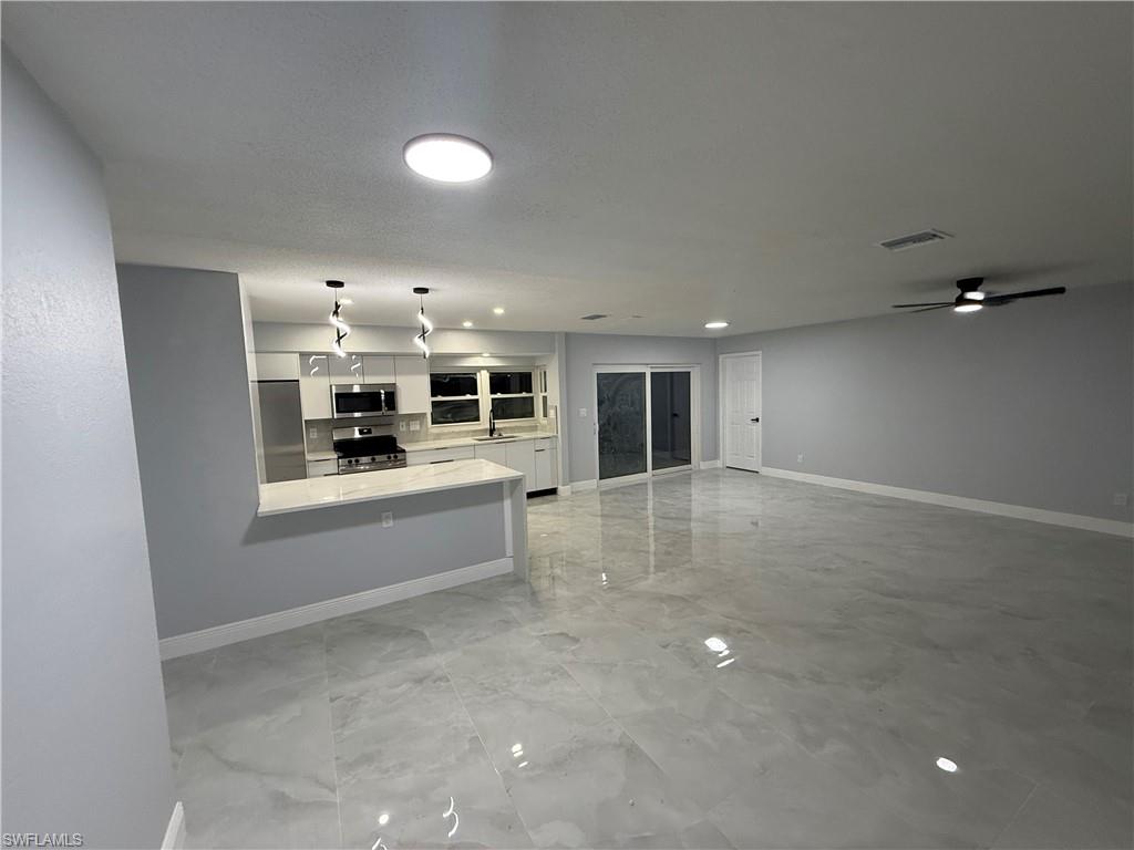 WILLOW LAKE - Residential