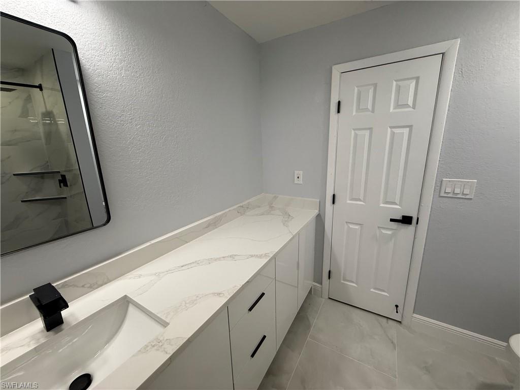 WILLOW LAKE - Residential