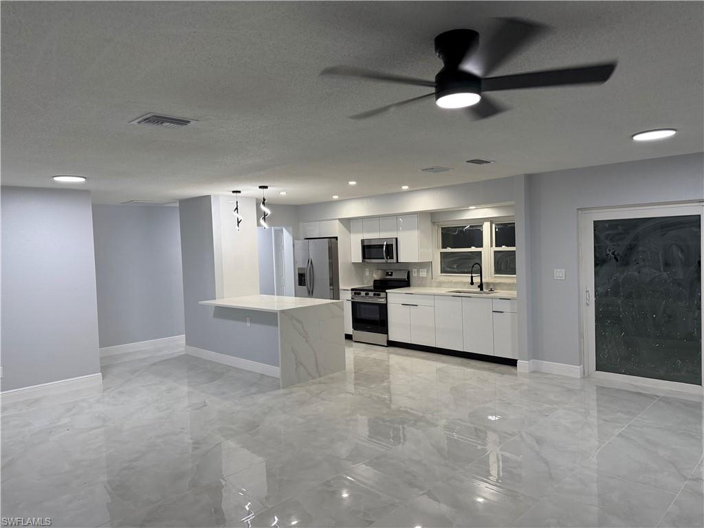 WILLOW LAKE - Residential