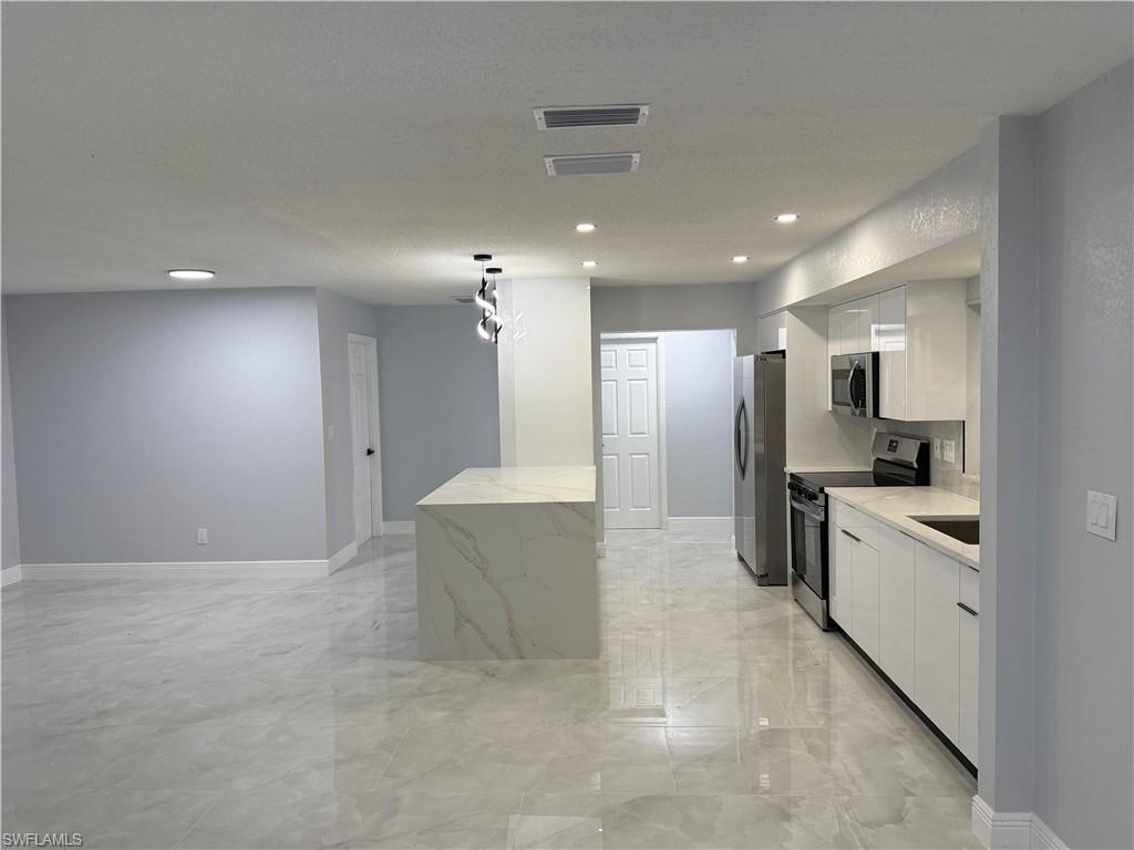 WILLOW LAKE - Residential