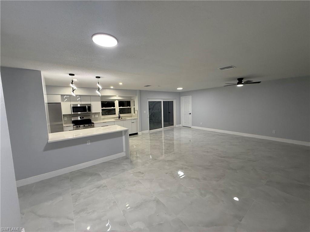 WILLOW LAKE - Residential