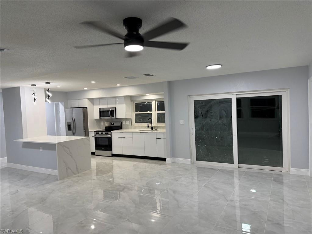 WILLOW LAKE - Residential