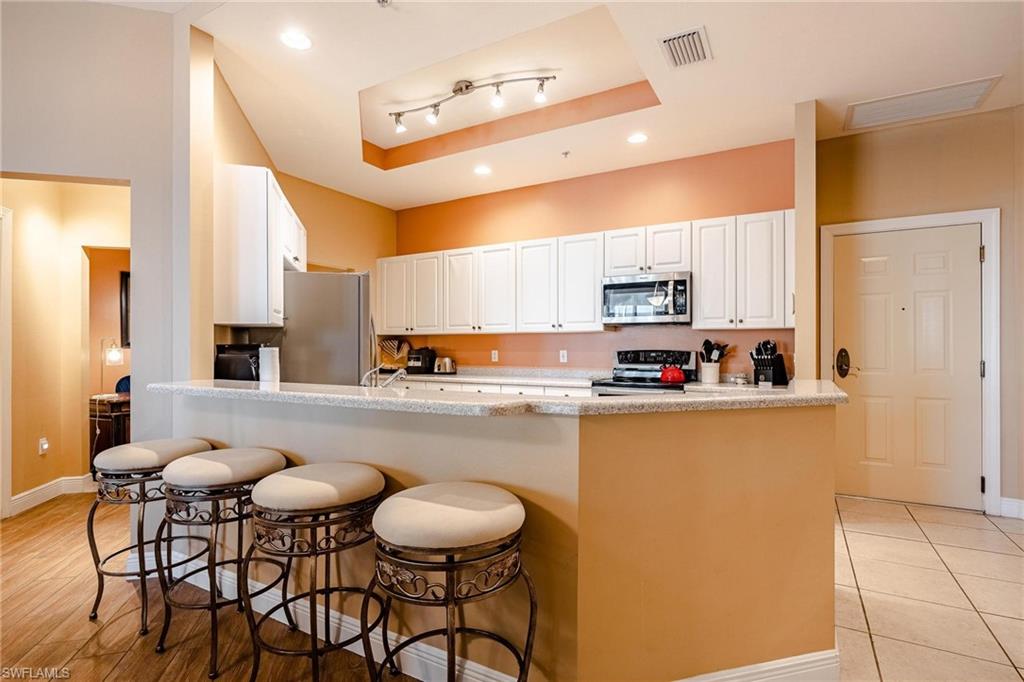 ST. TROPEZ - Residential Lease