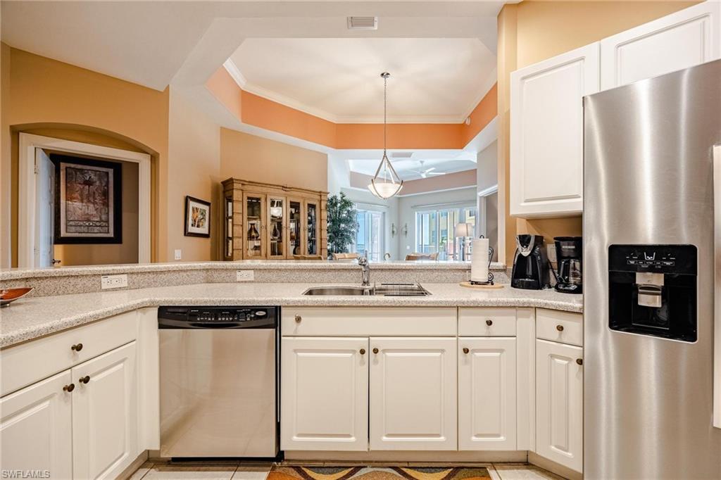 ST. TROPEZ - Residential Lease