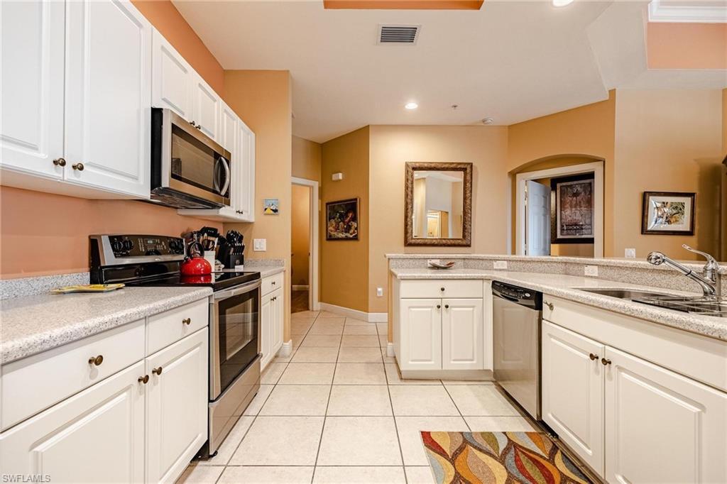 ST. TROPEZ - Residential Lease