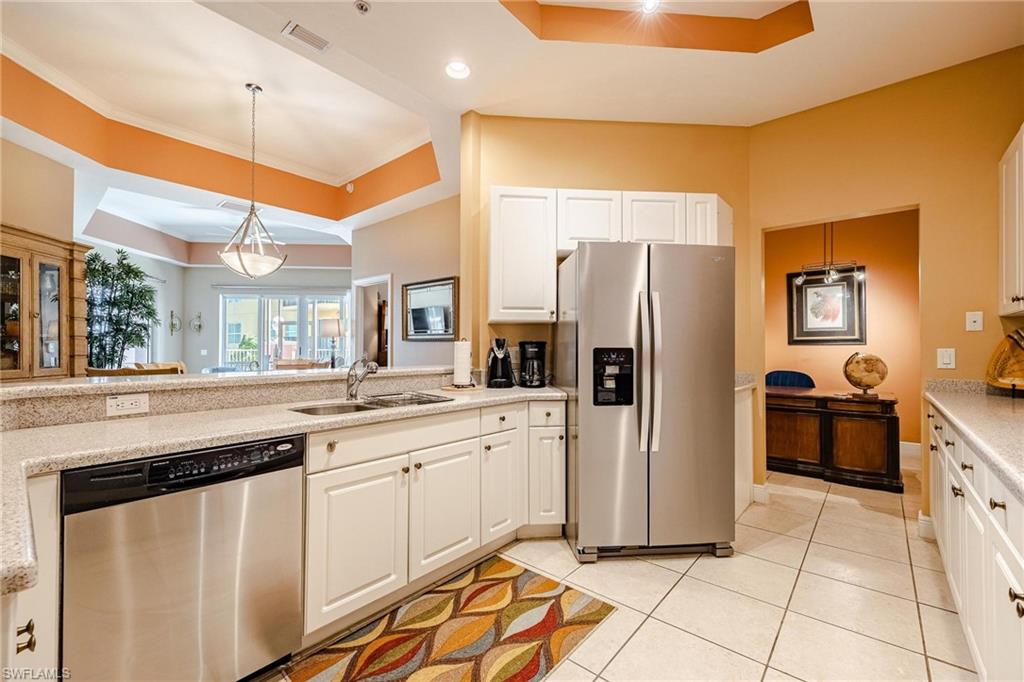 ST. TROPEZ - Residential Lease