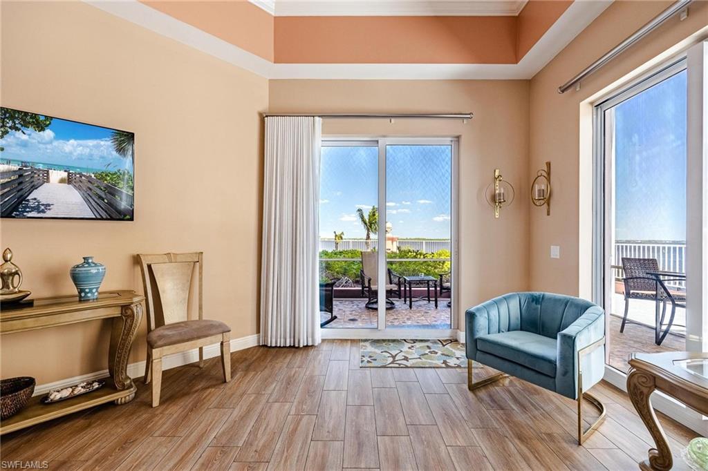 ST. TROPEZ - Residential Lease