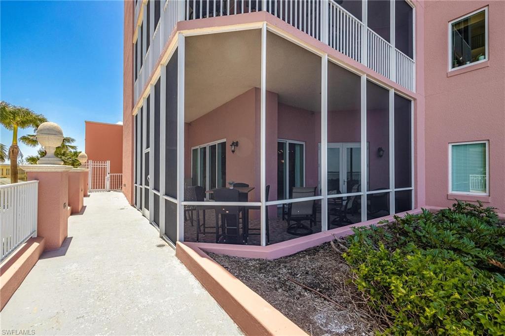 ST. TROPEZ - Residential Lease