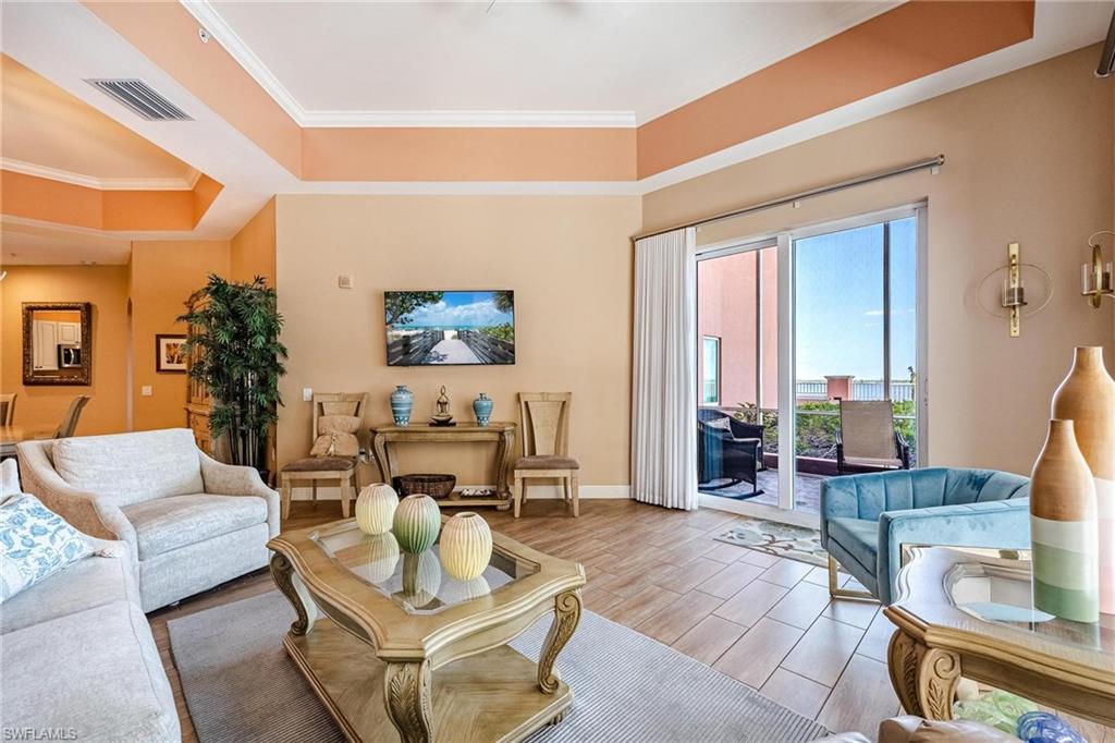 ST. TROPEZ - Residential Lease