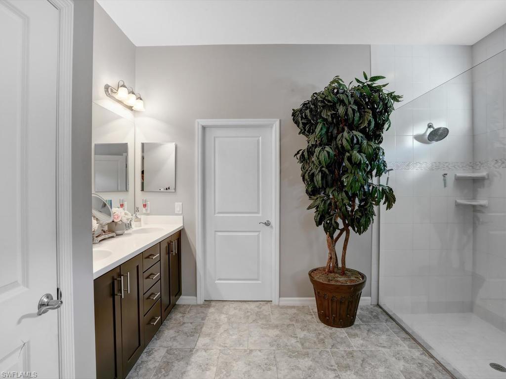 HAMPTON PARK - Residential